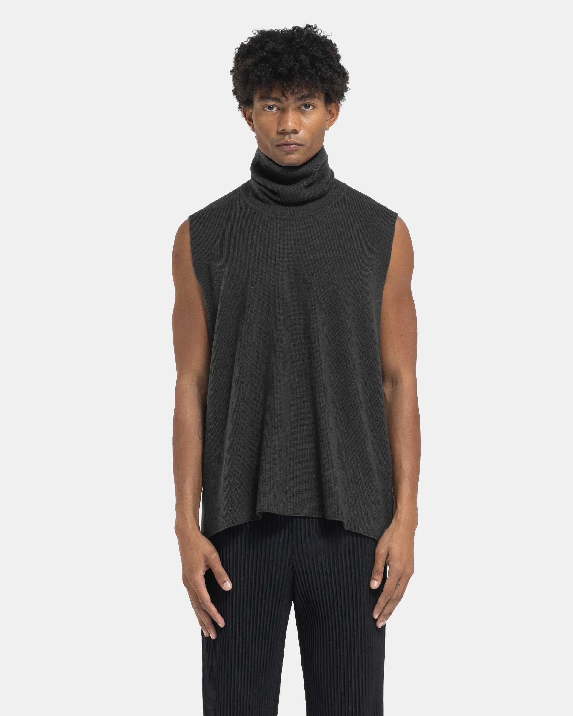 Framework Knit Vest in Black